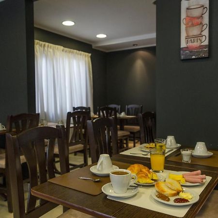 Hotel Cueva De Las Manos بيريتو مورينو المظهر الخارجي الصورة