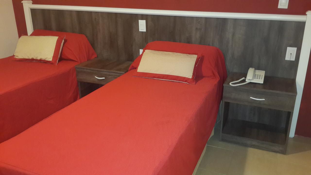 Hotel Cueva De Las Manos بيريتو مورينو المظهر الخارجي الصورة
